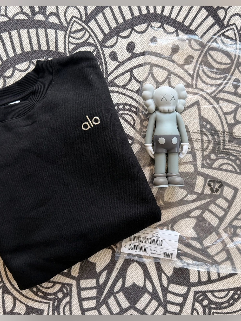 Accolade Crew Neck Pullover- Black - Picture 4 of 5